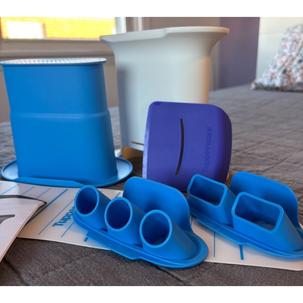 Tupperware Snack Press Dough Pasta Churros Bar Breadstick Maker, Mat & Cutter